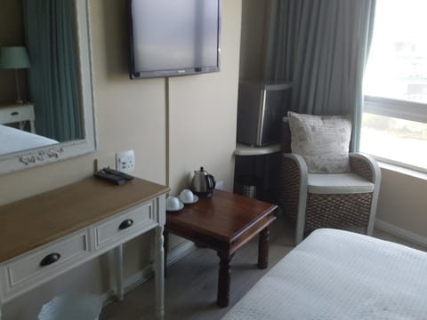 Sunset 786 Holiday Accom-212 Hotel in Cape Town