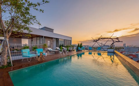 BBQ facilities, Balcony/Terrace, City view, Swimming pool, Sunset