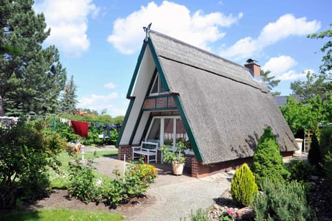 Property building, Facade/entrance, Garden