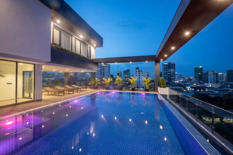 View (from property/room), Street view, Swimming pool