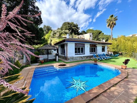 Balcony/Terrace, Pool view, Swimming pool