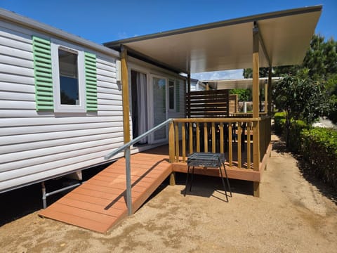 Property building, Balcony/Terrace