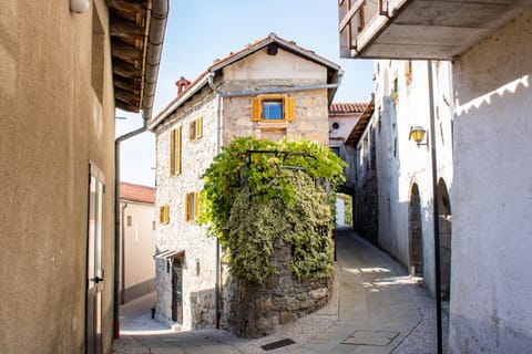 Property building, Street view