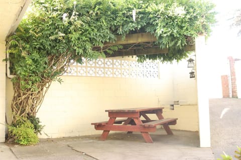 Colonial City Motel Motel in Hamilton