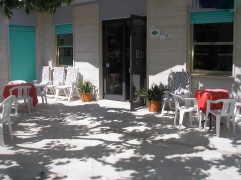 Patio, Facade/entrance, Garden