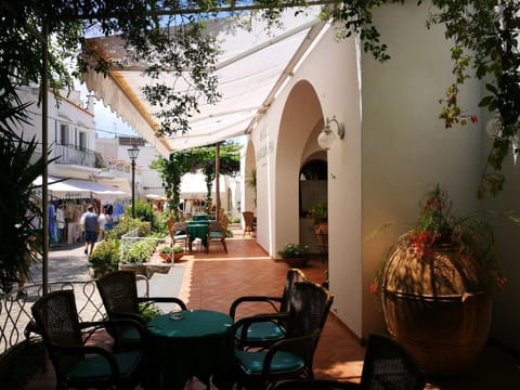 Property building, Balcony/Terrace