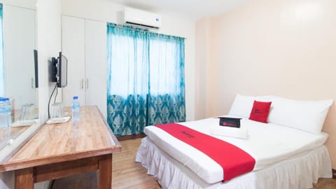 TV and multimedia, Photo of the whole room, Bedroom, towels, air conditioner