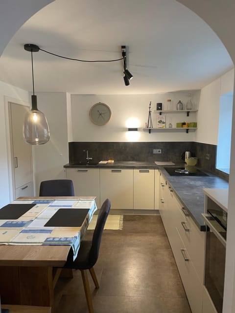 Kitchen or kitchenette, Dining area, stove