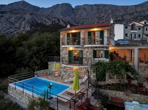 Property building, Mountain view, Swimming pool