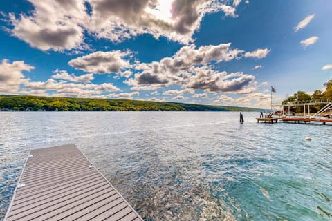 QKA View House in Keuka Lake