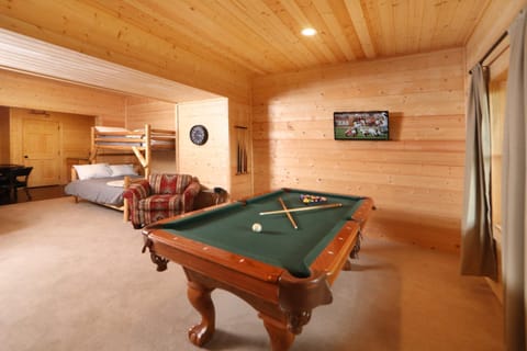 Four Oaks Lodge House in Pigeon Forge