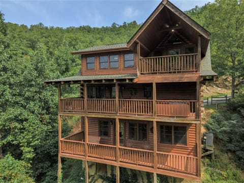 Fox Den House in Pigeon Forge