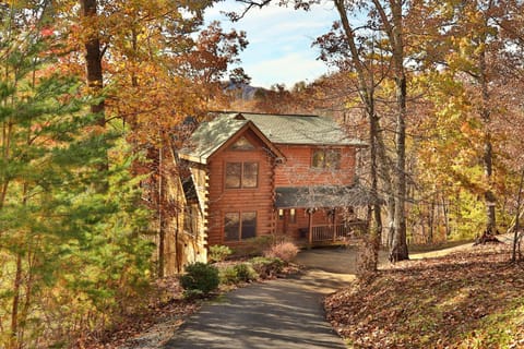 Unto These Hills House in Pigeon Forge