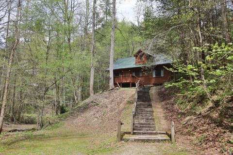 Lodge Between the Streams House in Pigeon Forge