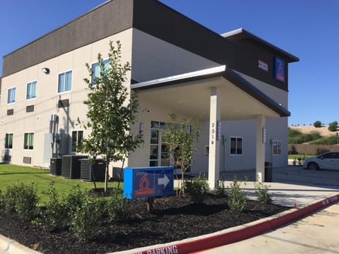 Property building, Facade/entrance, Property logo or sign