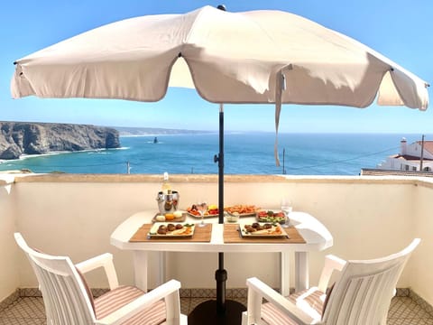 Day, View (from property/room), Balcony/Terrace, Dining area, Sea view