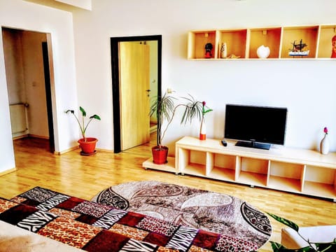 Communal lounge/ TV room, TV and multimedia, Living room, Seating area