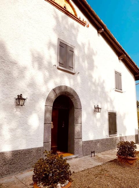 Property building, Facade/entrance, Day