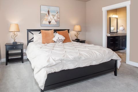 Rendezvous 47 Lookout Point House in Fraser