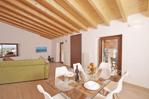 Apartments Villa Bougainville Apartment in Lake Garda