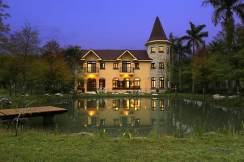 Night, Garden, Garden view, Lake view