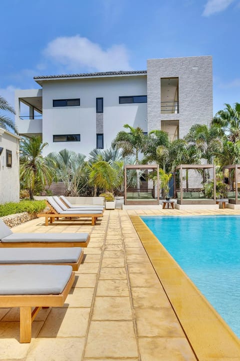 Property building, Swimming pool, Swimming pool, sunbed