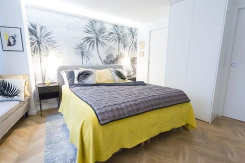 Bed, Photo of the whole room