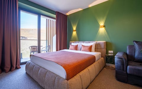 Bed, Mountain view