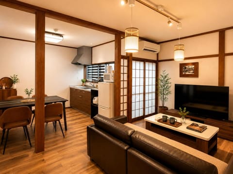 Photo of the whole room, furniture, internet, toaster, air conditioner