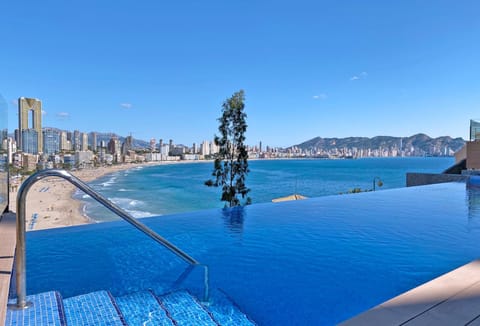 Luxury Apartment with private hot tub by Poniente Beach Apartment in Benidorm