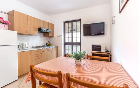TV and multimedia, Kitchen or kitchenette, Dining area