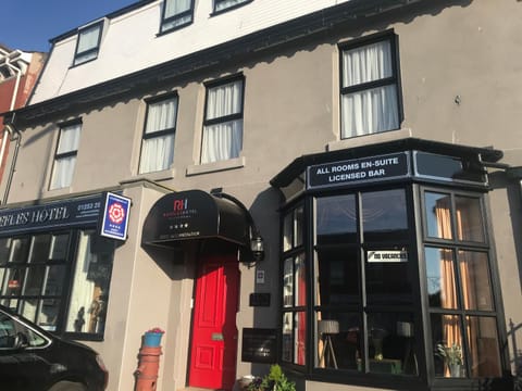 Property building, Facade/entrance