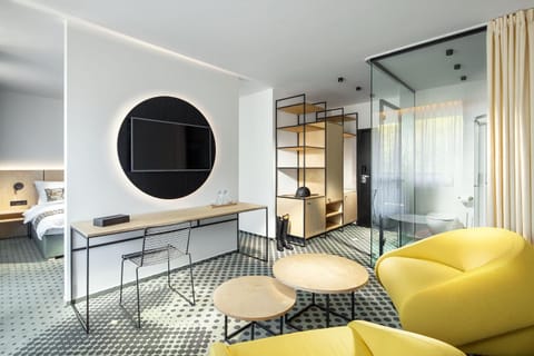TV and multimedia, Seating area