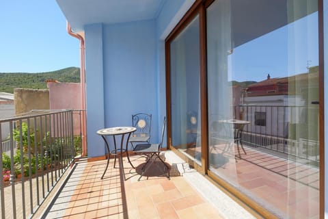 CASA AZZURRA - BLUE HOUSE Bed and Breakfast in Teulada