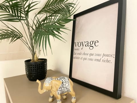 Property building, Decorative detail