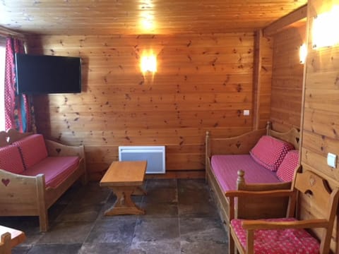 Appartement centre-ville, proche pistes, 10 pers, WiFi - FR-1-519-14 Apartment in Val dIsere