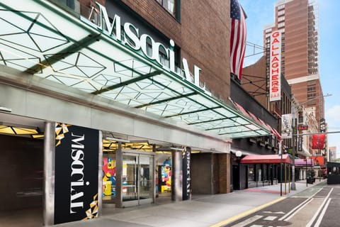 Facade/entrance