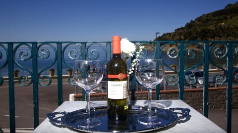 Balcony/Terrace, Breakfast, Alcoholic drinks