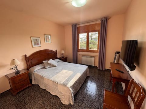 Shower, Nearby landmark, Children play ground, Bathroom, TV and multimedia, Bedroom, Garden view, Mountain view, Bath, Parking, internet