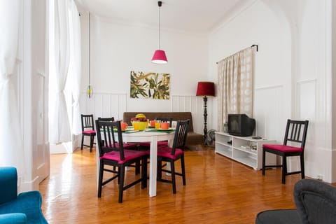 TV and multimedia, Living room, Dining area