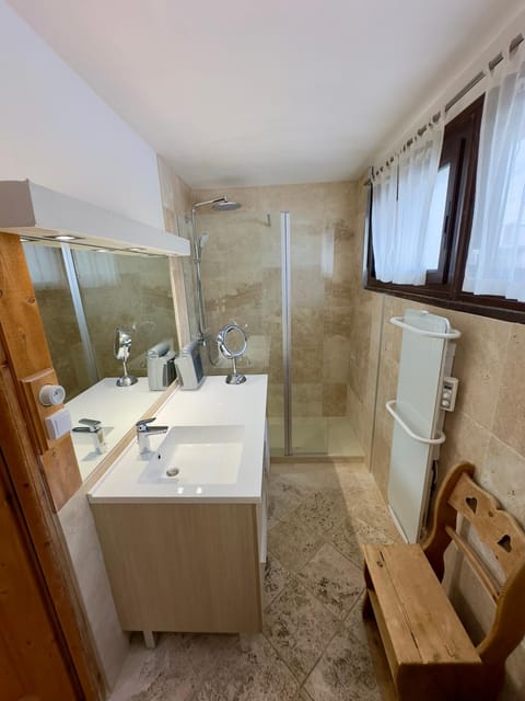 Grand appartement lumineux 53m², 3 pièces, 6 à 8 pers, centre station, pied pistes Apartment in Les Deux Alpes