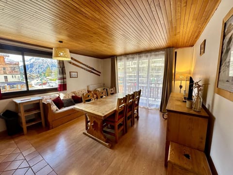 Grand appartement lumineux 53m², 3 pièces, 6 à 8 pers, centre station, pied pistes Apartment in Les Deux Alpes
