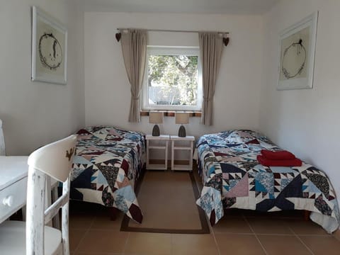 Photo of the whole room, Bedroom, Garden view