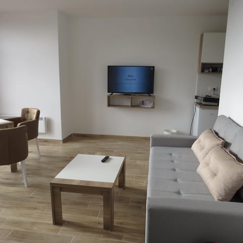 Communal lounge/ TV room, Living room