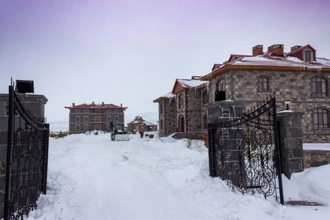 Property building, Restaurant/places to eat, Off site, Natural landscape, Winter, View (from property/room), Garden view, Mountain view, Inner courtyard view