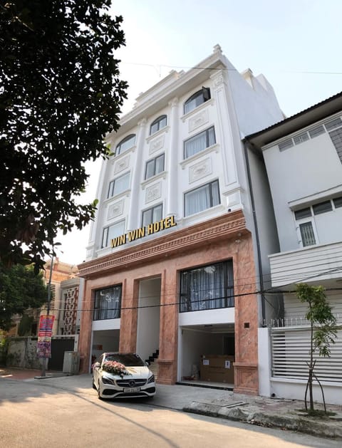 Property building, Facade/entrance, Property logo or sign