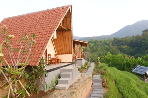 Property building, Photo of the whole room, Decorative detail, Mountain view