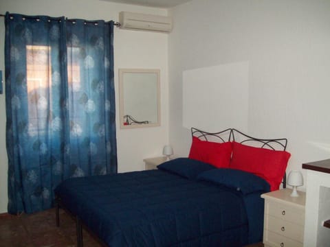 Library, TV and multimedia, Photo of the whole room, Decorative detail, Bedroom