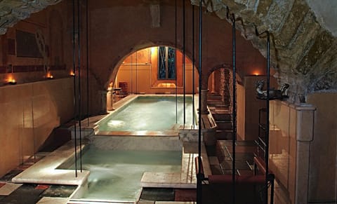 Swimming pool, Swimming pool