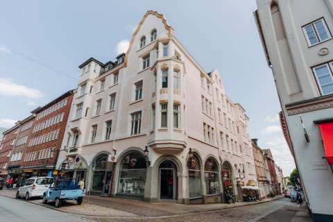 Property building, Facade/entrance